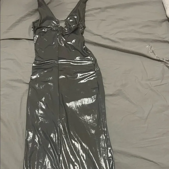 Silver evening gown - Picture 3 of 6